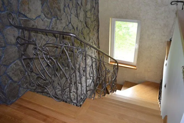 Художественные перила и кованые поручни — индивидуальное изготовление и примеры реализованных проектов