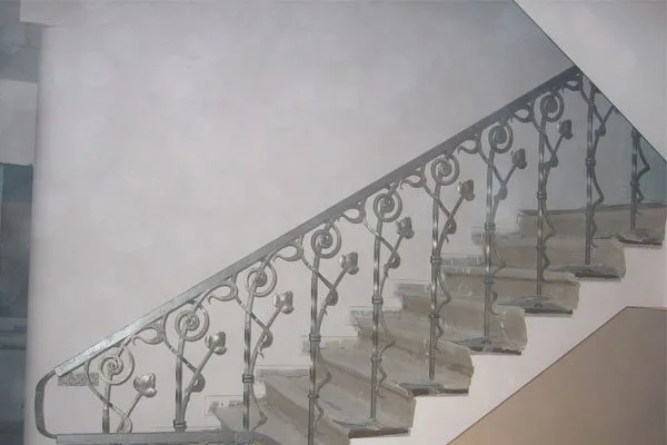 Художественные перила и кованые поручни — индивидуальное изготовление и примеры реализованных проектов