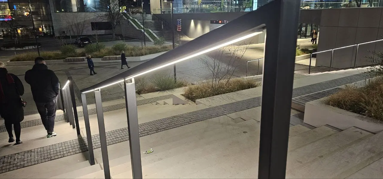 Ограждения и поручни из металла, стекла и комбинированных материалов — примеры выполненных работ в Минске и области от ООО ТриАТехнолоджи