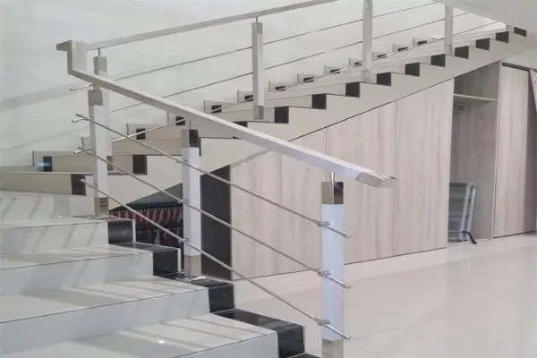 Ограждения и поручни из металла, стекла и комбинированных материалов — примеры выполненных работ в Минске и области от ООО ТриАТехнолоджи