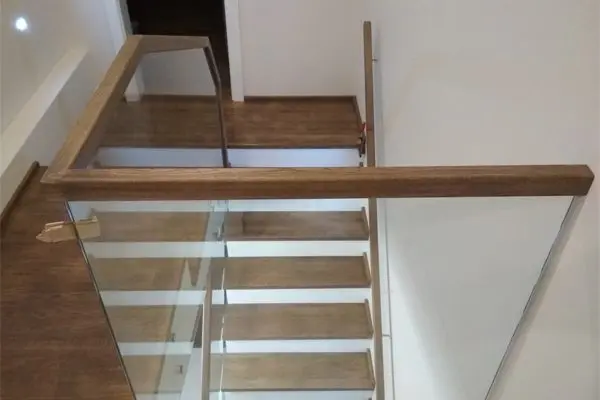 Ограждения и поручни из металла, стекла и комбинированных материалов — примеры выполненных работ в Минске и области от ООО ТриАТехнолоджи