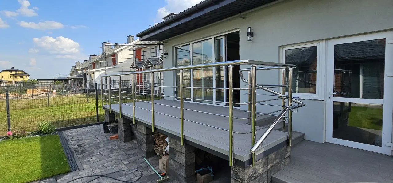 Ограждения и поручни из металла, стекла и комбинированных материалов — примеры выполненных работ в Минске и области от ООО ТриАТехнолоджи