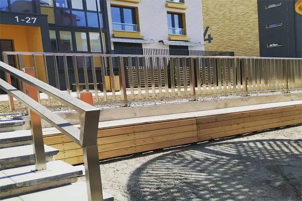 Ограждения и поручни из металла, стекла и комбинированных материалов — примеры выполненных работ в Минске и области от ООО ТриАТехнолоджи