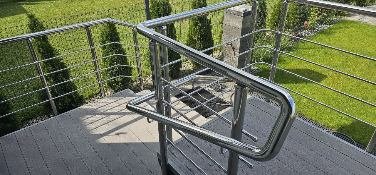 Ограждения и поручни из металла, стекла и комбинированных материалов — примеры выполненных работ в Минске и области от ООО ТриАТехнолоджи
