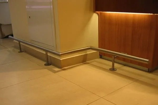 Металлические отбойники и ограничители для парковок и складов — изготовление и монтаж в Минске