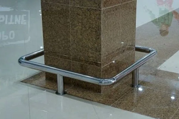 Металлические отбойники и ограничители для парковок и складов — изготовление и монтаж в Минске