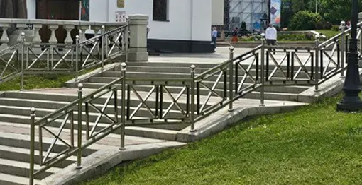 Перила и поручни из металла и стекла — изготовление под заказ в Минске